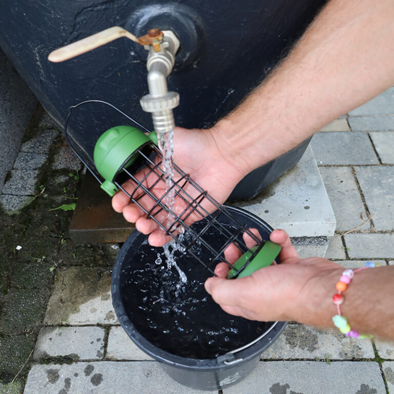 Karmnik na kule tłuszczowe 0 łatwe utrzymanie w czystości