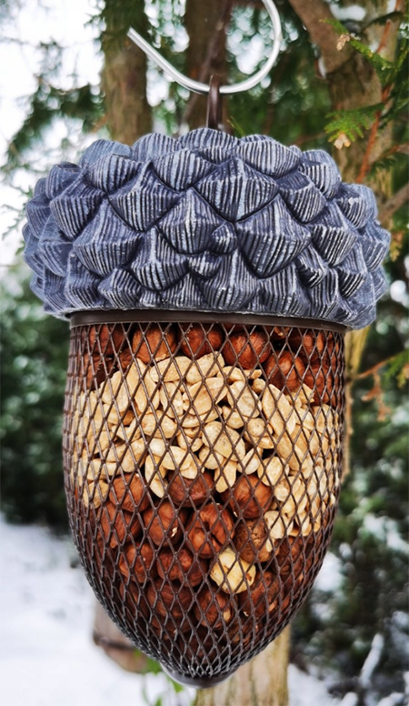 Karmnik Żołądź, zestaw z orzeszkami